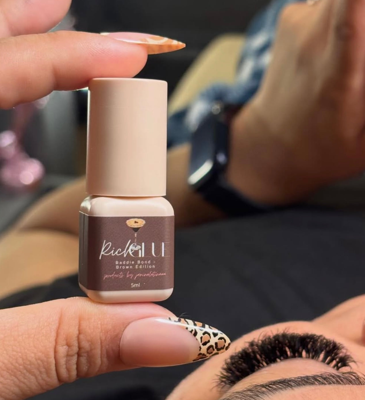 BROWN UNIVERSAL ADHESIVE 🐻